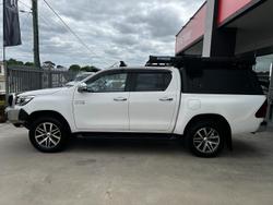 2017 Toyota
Hilux SR5