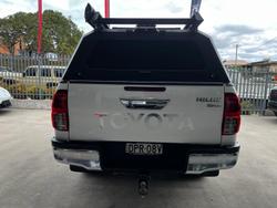 2017 Toyota
Hilux SR5