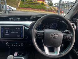 2017 Toyota
Hilux SR5