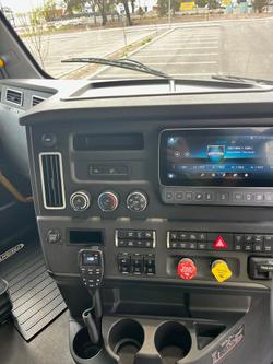 2024 Freightliner Cascadia 126 White