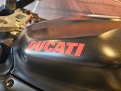 2024 Ducati Panigale V2 Panigale Black