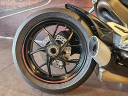 2024 Ducati Panigale V2 Panigale Black