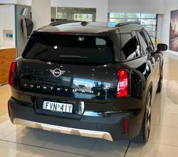 2024 MINI Countryman SE Favoured