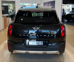 2024 MINI Countryman SE Favoured