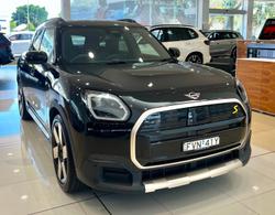 2024 MINI Countryman SE Favoured