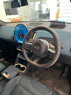 2024 MINI Countryman SE Favoured