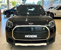 2024 MINI Countryman SE Favoured