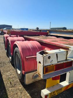 2005 THT Tri Axle A-Skel Trailer