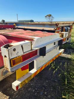 2005 THT Tri Axle A-Skel Trailer