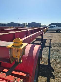 2005 THT Tri Axle A-Skel Trailer