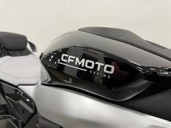 2025 CFMOTO 675 SR-R Black