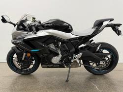 2025 CFMOTO 675 SR-R Black