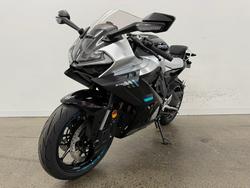 2025 CFMOTO 675 SR-R Black