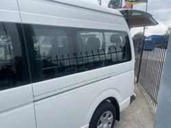 2017 Toyota
Hiace Commuter