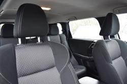 2023 Mitsubishi Outlander ES