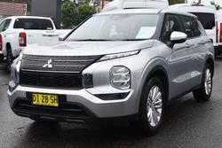 2023 Mitsubishi Outlander ES