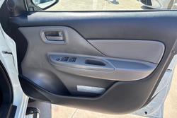 2017 Mitsubishi Triton GLX