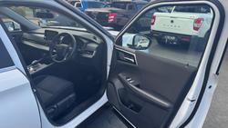 2023 Mitsubishi Outlander ES