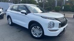 2023 Mitsubishi Outlander ES