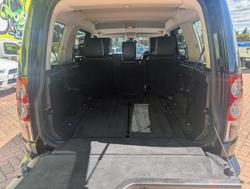 2013 Land Rover Discovery 4 TDV6 Series 4 MY13 4X4 Constant Santorini Black