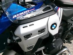2025 BMW Motorrad R 1300 GS ADVENTURE TROPHY Racing Blue Metallic. (17-08)