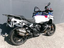 2025 BMW Motorrad R 1300 GS ADVENTURE TROPHY Racing Blue Metallic. (17-08)
