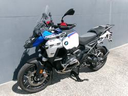 2025 BMW Motorrad R 1300 GS ADVENTURE TROPHY Racing Blue Metallic. (17-08)