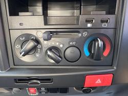 2025 Isuzu
                Nnr 45-150 Vanpack