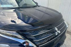 2023 Mitsubishi
Outlander LS