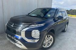 2023 Mitsubishi
Outlander LS