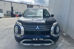 2023 Mitsubishi
Outlander LS