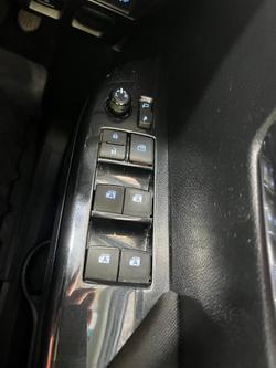 2023 Toyota Hilux SR5