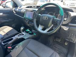 2023 Toyota Hilux SR5