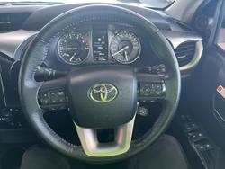 2023 Toyota Hilux SR5