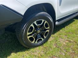 2023 Toyota Hilux SR5