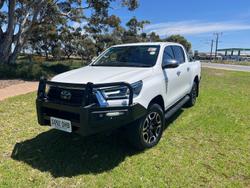 2023 Toyota Hilux SR5