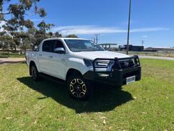 2023 Toyota Hilux SR5