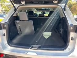 2025 Toyota
                Kluger Grande