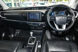 2016 Toyota Hilux SR5
