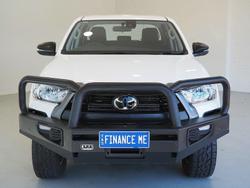 2023 Toyota Hilux SR