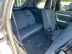 2017 Toyota
                Kluger GX