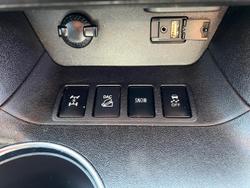 2017 Toyota
                Kluger GX