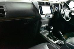 2022 Toyota Landcruiser Prado VX