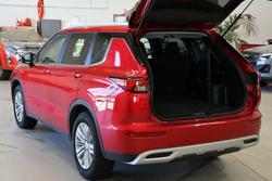 2023 Mitsubishi Outlander LS