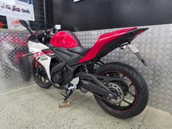 2015 Yamaha YZF-R3 RED