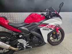 2015 Yamaha YZF-R3 RED