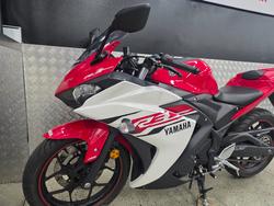 2015 Yamaha YZF-R3 RED