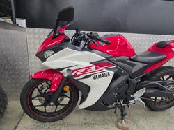 2015 Yamaha YZF-R3 RED