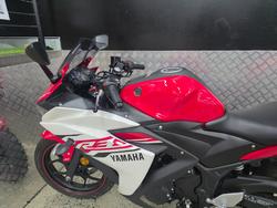 2015 Yamaha YZF-R3 RED