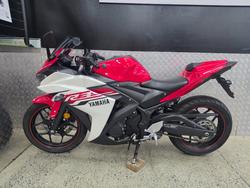 2015 Yamaha YZF-R3 RED